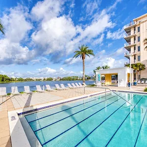  Hotel Carillon Beach United States